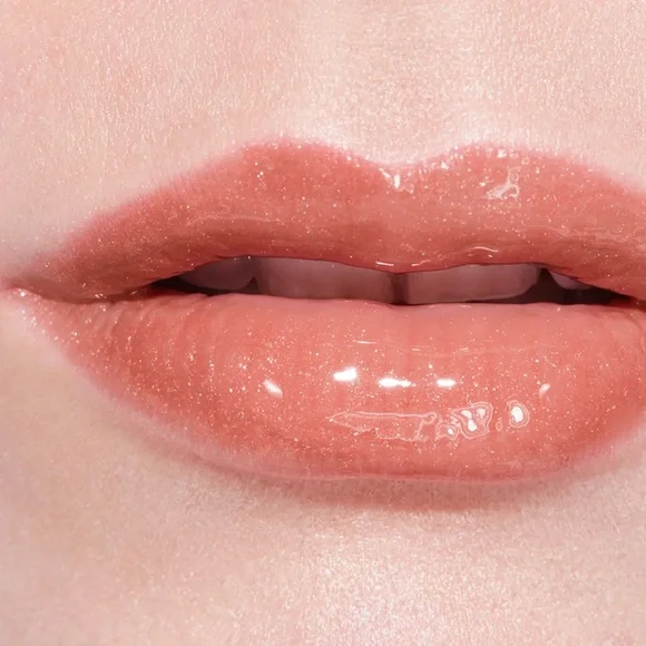 CHANEL Rouge Coco Gloss Moisturizing Glossimer - Burnt Sugar 724 - Picture 6 of 7